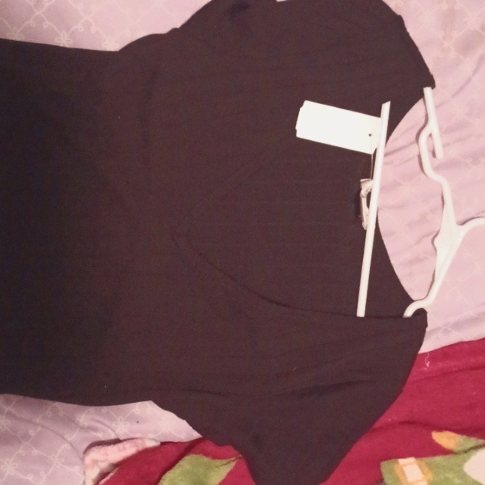 Black V Neck Crop Top